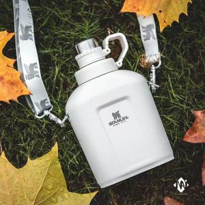 Bình nước The Legendary Classic Canteen Stanley 1.1QT/ 1L